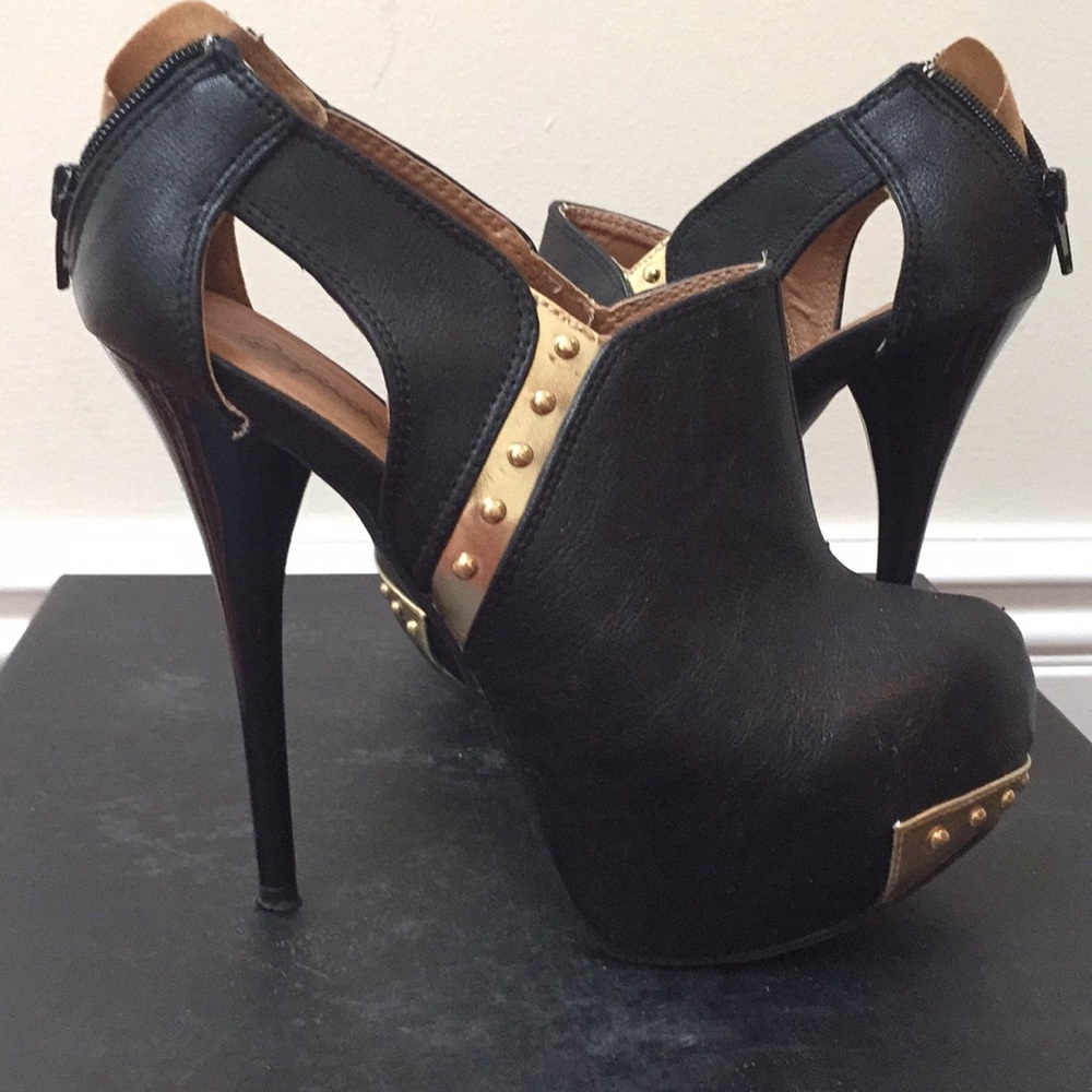 Black platform high heel booties